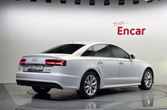 Audi A6 40 TFSI C7 — пробег 107 516 км — фото 2 из 5