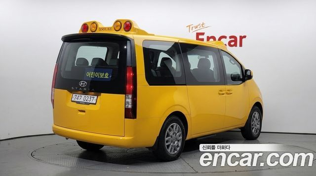 Hyundai Staria L3.5  Kinder Safety Car 11-Seater — пробег 84 749 км — фото 2 из 5