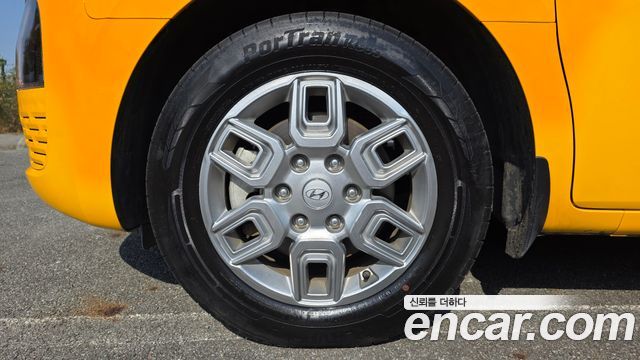 Hyundai Staria L3.5  Kinder Safety Car 11-Seater — пробег 84 749 км — фото 5 из 5