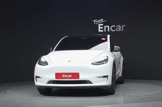 Tesla Model Y Standard Range RWD — пробег 79 269 км — фото 3 из 5