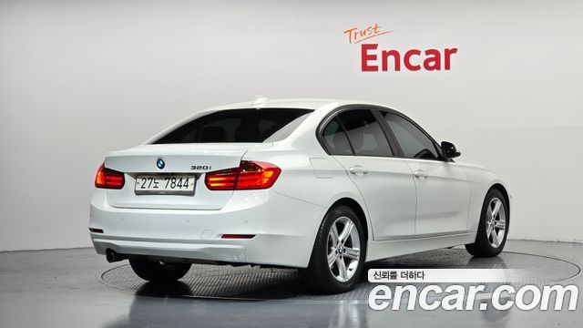 BMW 3-Series 320i — пробег 184 000 км — фото 2 из 5