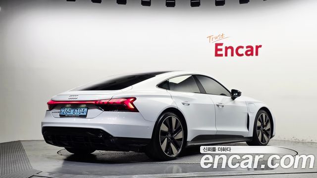Audi e-tron GT GT quattro Premium — пробег 100 230 км — фото 2 из 5