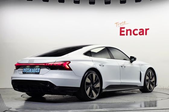 Audi e-tron GT GT quattro Premium — пробег 100 230 км — фото 2 из 5