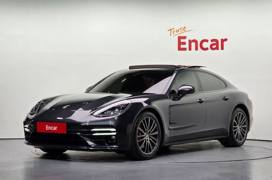 Porsche Panamera 3.0 AWD — пробег 69 626 км — фото 1 из 5