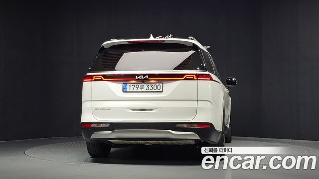 Kia Carnival Diesel 9-Seater Signature — пробег 77 859 км — фото 4 из 5
