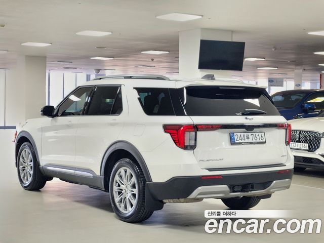 Ford Explorer 2.3 Platinum 4WD — пробег 45 138 км — фото 2 из 5
