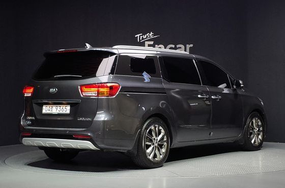 Kia Carnival 7-seater Limousine President — пробег 141 940 км — фото 2 из 5