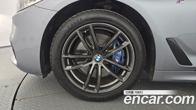 BMW 5-Series 530i xDrive M Sport Package Plus — пробег 86 868 км — фото 5 из 5