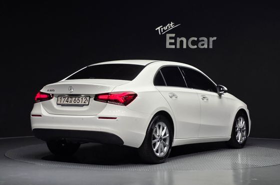 Mercedes-Benz A-Class A220 Sedan — пробег 20 019 км — фото 2 из 5