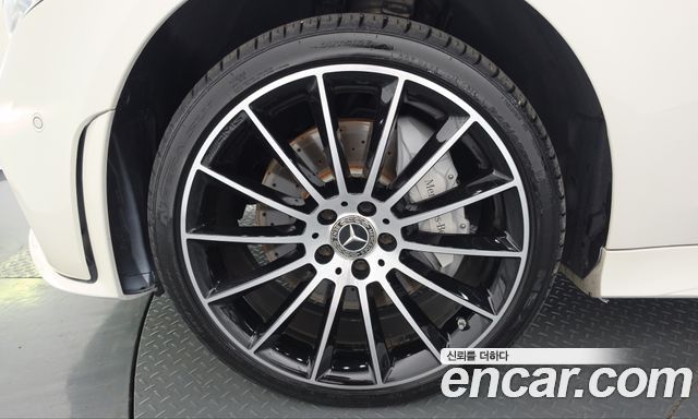 Mercedes-Benz CLS-Class CLS400d 4MATIC AMG Line — пробег 62 432 км — фото 5 из 5