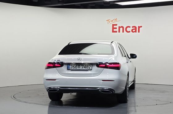 Mercedes-Benz E-Class E250 Avantgarde — пробег 70 311 км — фото 4 из 5