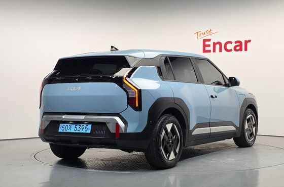 Kia EV3 Long Range 2WD AIr — пробег 12 268 км — фото 2 из 5
