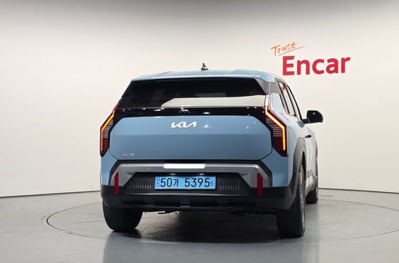 Kia EV3 Long Range 2WD AIr — пробег 12 268 км — фото 4 из 5