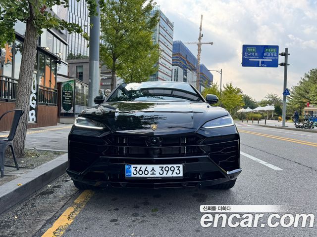 Lamborghini Urus 4.0 V8 SE — пробег 8 000 км — фото 3 из 5