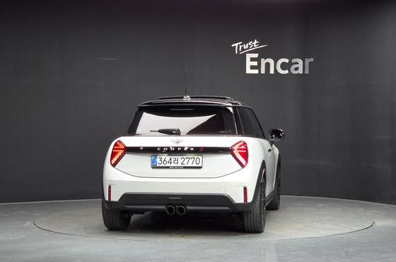 Mini Cooper Favoured — пробег 11 831 км — фото 4 из 5