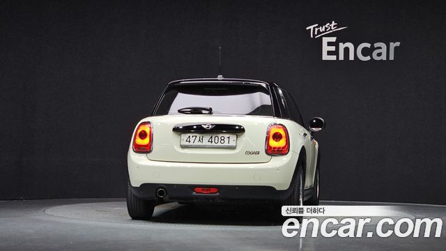 Mini Cooper 5Door Standard 3rd — пробег 72 527 км — фото 4 из 5