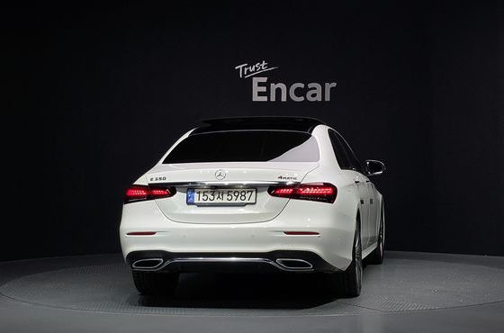 Mercedes-Benz E-Class E350 4MATIC AMG Line — пробег 33 473 км — фото 4 из 5