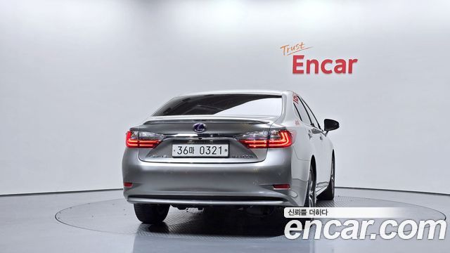 Lexus ES Supreme XV60 — пробег 71 345 км — фото 4 из 5