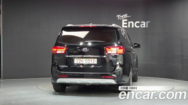 Kia Carnival 9-seater Noblesse — пробег 86 219 км — фото 4 из 5