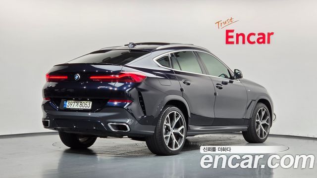 BMW X6 xDrive40i M Sport — пробег 73 968 км — фото 2 из 5