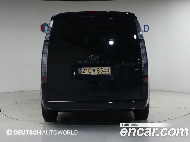 Hyundai Staria 4WD Lounge 7-Seater Inspiration — пробег 87 998 км — фото 4 из 5
