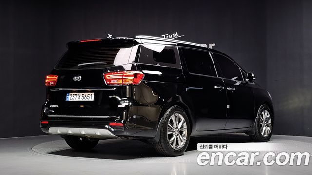 Kia Carnival из Кореи Encar