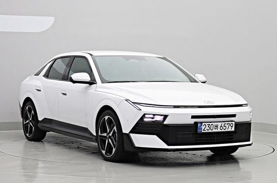Hyundai AVANTE 2.0 Inspiration — пробег 282 км — фото 3 из 5