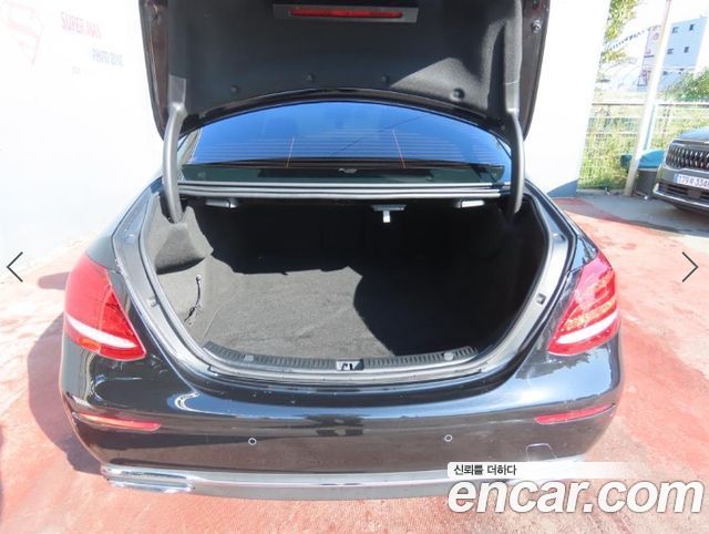 Mercedes-Benz E-Class из Кореи Encar