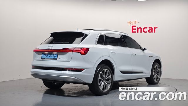 Audi e-tron 55 Quattro — пробег 94 663 км — фото 2 из 5