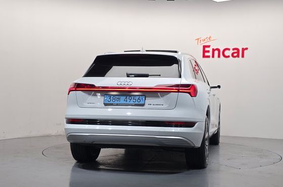 Audi e-tron 55 Quattro — пробег 94 663 км — фото 4 из 5