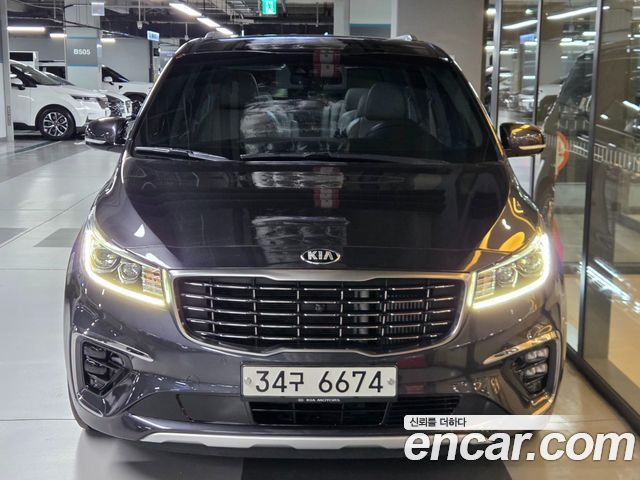 Kia Carnival 9-Seater Noblesse Special — пробег 46 000 км — фото 2 из 5