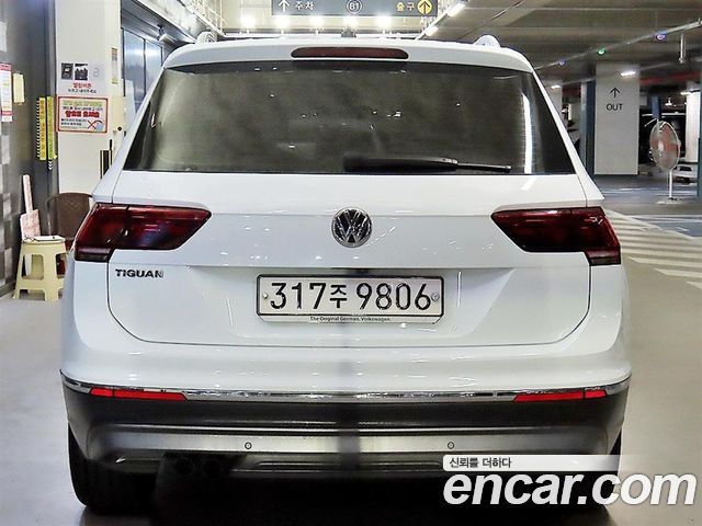 Volkswagen Tiguan 2.0 TDI Premium — пробег 58 900 км — фото 4 из 5