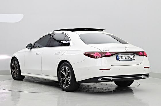 Mercedes-Benz E-Class E200 Avantgarde — пробег 25 060 км — фото 4 из 5