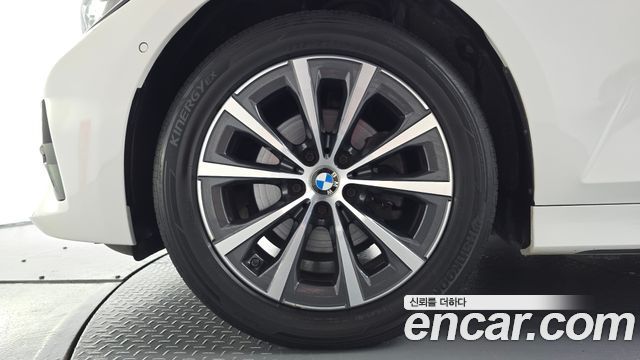 BMW 3-Series 320d xDrive — пробег 85 970 км — фото 5 из 5