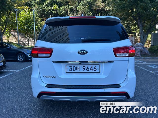 Kia Carnival 9-seater Noblesse — пробег 110 433 км — фото 4 из 5