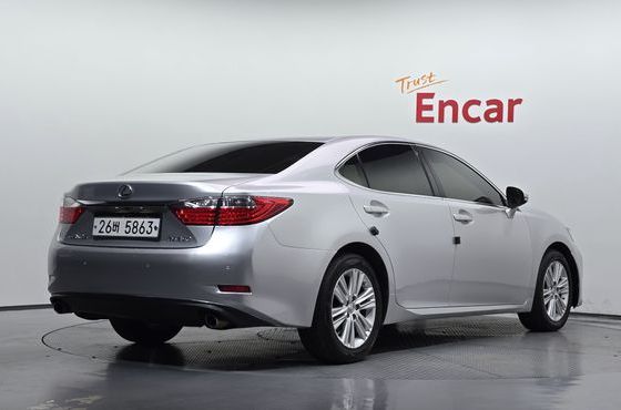 Lexus ES Supreme XV60 — пробег 184 221 км — фото 2 из 5