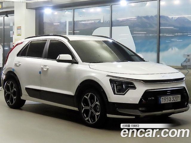 Kia Niro Signature — пробег 43 995 км — фото 1 из 5