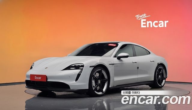 Porsche Taycan 4S — пробег 76 576 км — фото 1 из 5