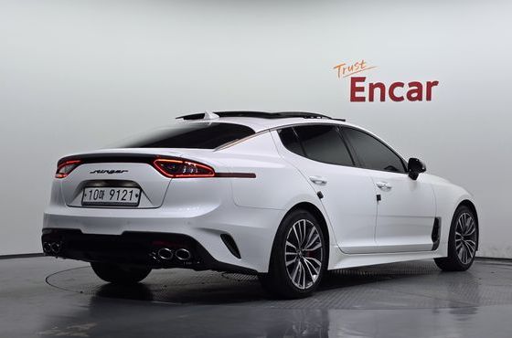 Kia Stinger 2.0 Turbo 2WD Dream Edition — пробег 68 405 км — фото 2 из 5
