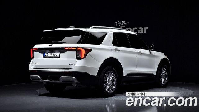 Ford Explorer 2.3 Platinum 4WD — пробег 31 046 км — фото 2 из 5