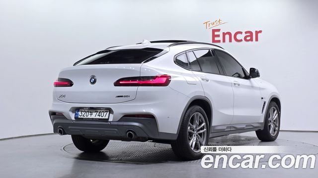 BMW X4 xDrive20i M Sport X — пробег 28 426 км — фото 2 из 5