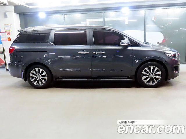 Kia Carnival 11-seater Prestige — пробег 179 315 км — фото 3 из 5