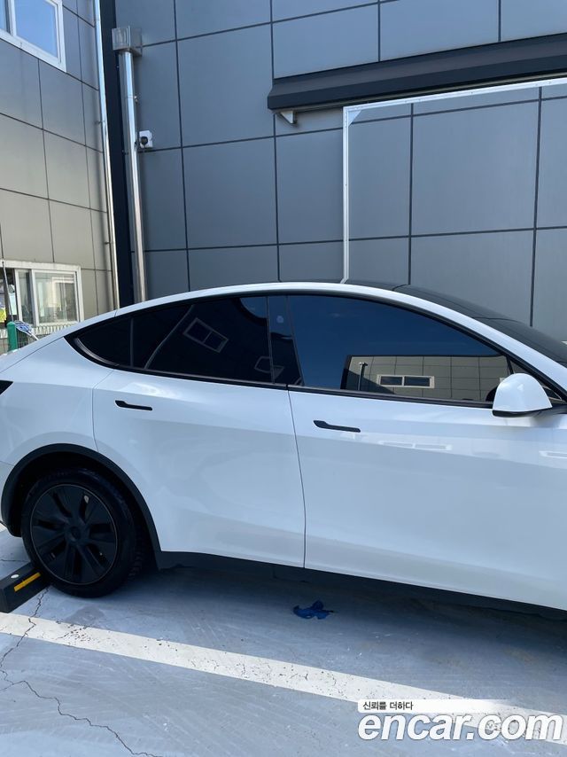 Tesla Model Y RWD — пробег 45 161 км — фото 4 из 5