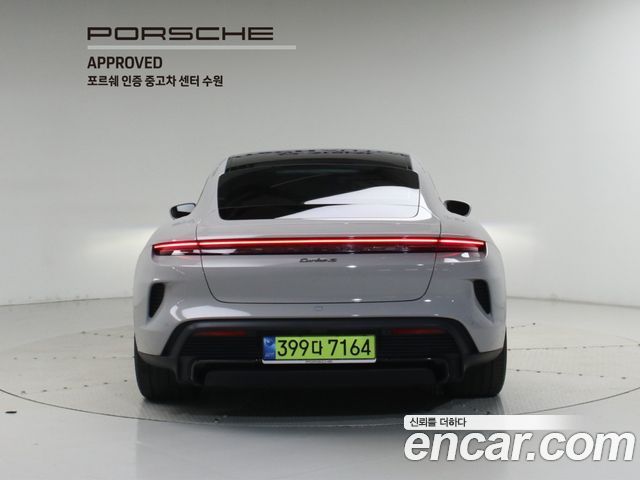 Porsche Taycan Turbo S — пробег 10 700 км — фото 4 из 5