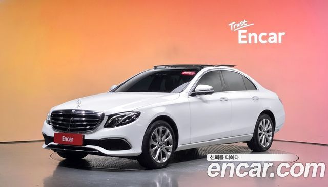 Mercedes-Benz E-Class E300 4MATIC Exclusive — пробег 63 727 км — фото 1 из 5