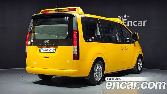 Hyundai Staria L3.5  Kinder Safety Car 15-Seater — пробег 41 955 км — фото 2 из 5