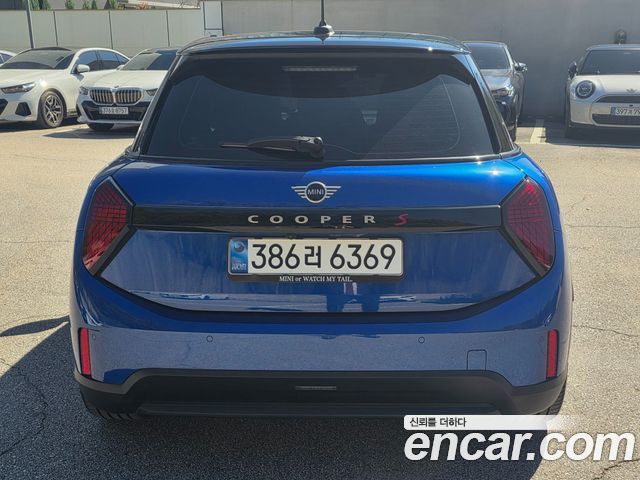 Mini Cooper 5 Door Favoured — пробег 4 026 км — фото 4 из 5