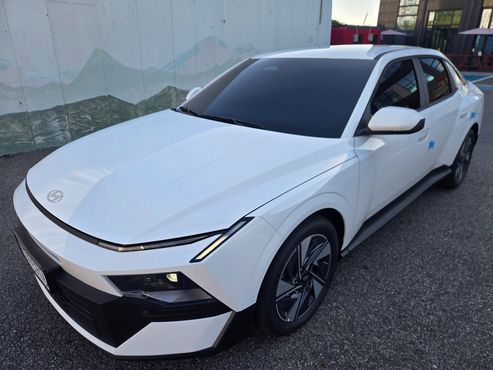 Hyundai AVANTE 2.0 Modern — пробег 30 км — фото 1 из 5