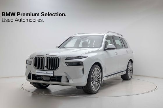 BMW X7 xDrive 40i Design Pure Excellence 6-Seater — пробег 11 219 км — фото 1 из 5