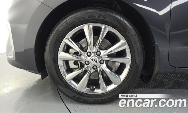 Kia Carnival Gasoline 9-Seater Noblesse Special — пробег 50 047 км — фото 5 из 5
